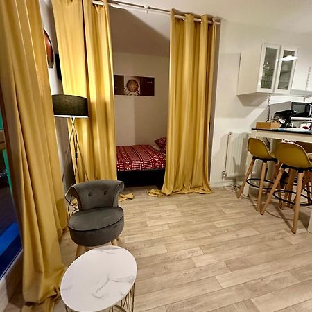 Résidence du Clos de l'Arche Torcy - Appartement de 34 m2, avec coin nuit, coin salon, coin cuisine, et parking privé souterrain - Idéal longs séjours Esterno foto