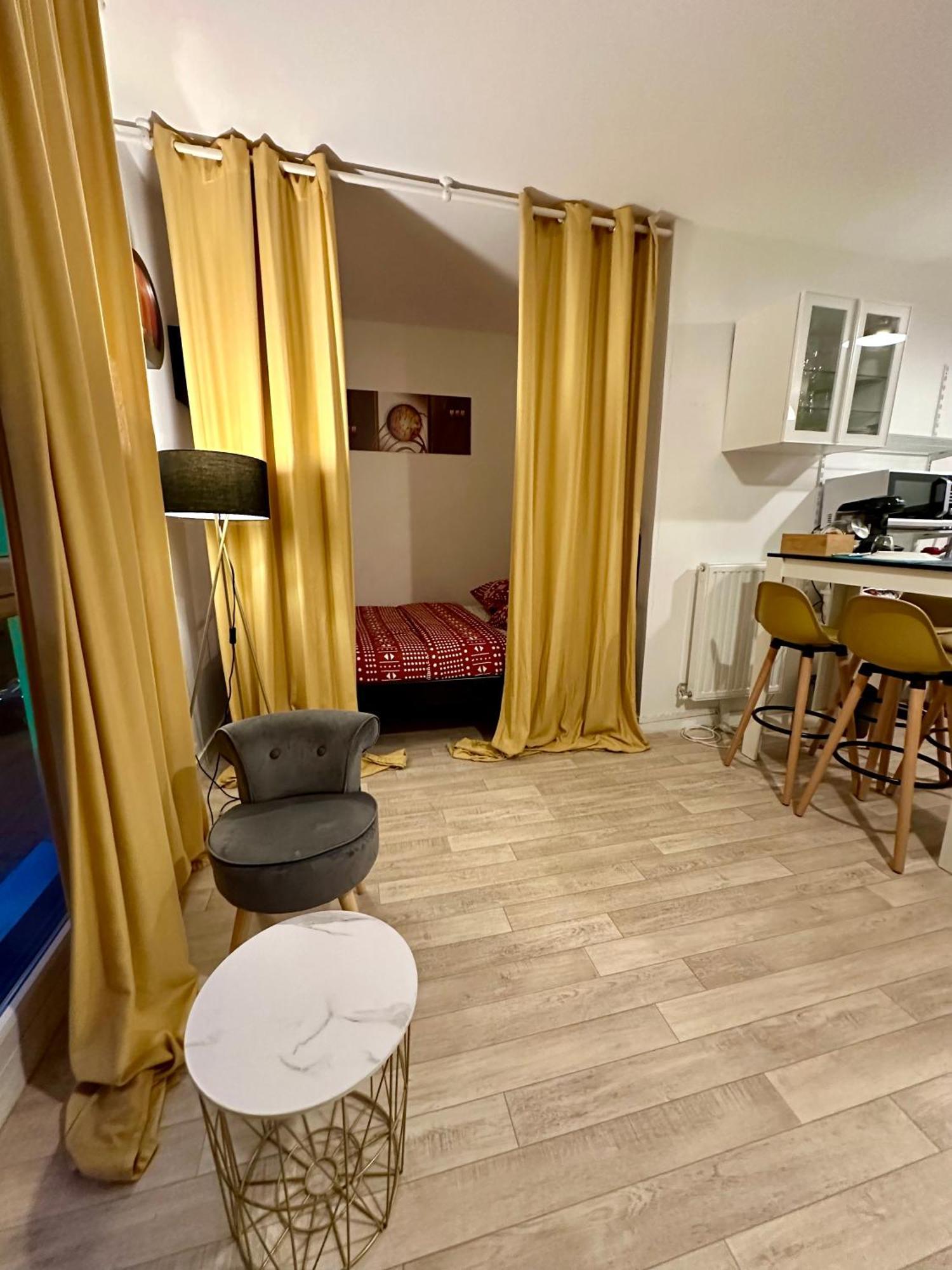 Résidence du Clos de l'Arche Torcy - Appartement de 34 m2, avec coin nuit, coin salon, coin cuisine, et parking privé souterrain - Idéal longs séjours Esterno foto